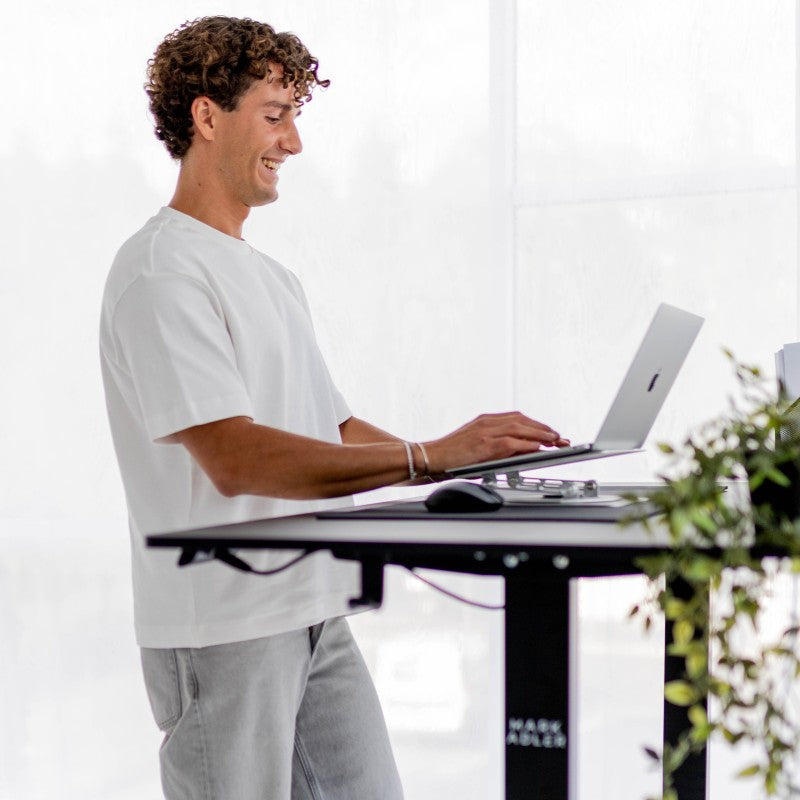 Leader 7.6 Black 160 cm electric desk